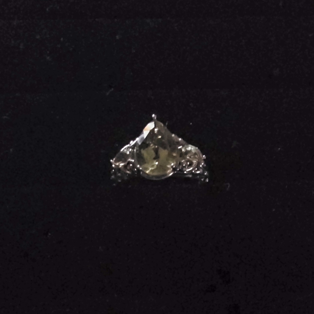 Pear Shaped Green Amethyst Sterling Silver Ring filligree band Size 9